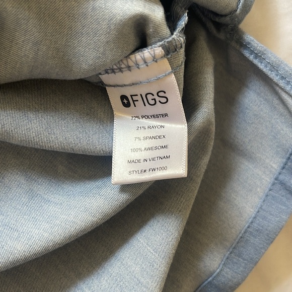 Wear figs heather indigo scrub top size xs - Picture 4 of 5